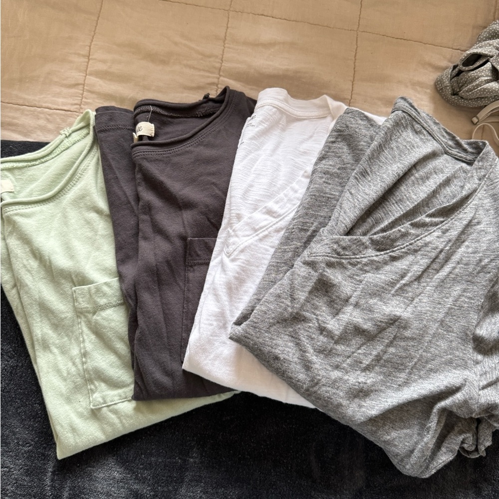 CLOSET CLEAR OUT!!! 4 Madewell T-Shirts - XS - Grey, White, Green